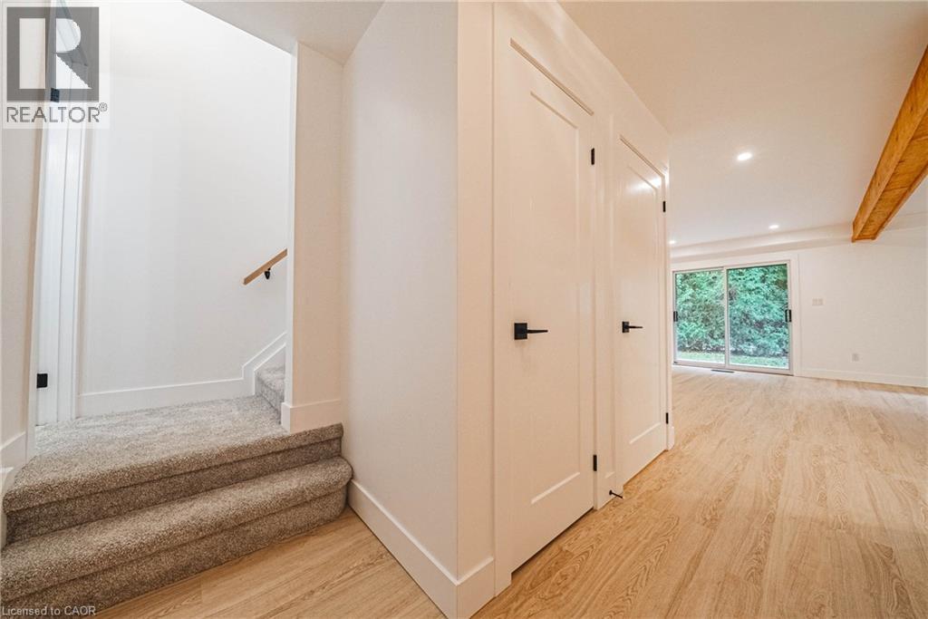 445 WOODVIEW Road Unit# 4 3 Beds Condo, Home, Townhouse for Rent - Photo gallery 2