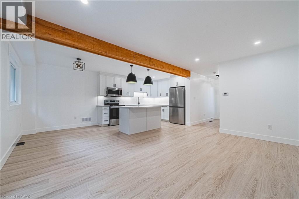 445 WOODVIEW Road Unit# 4 3 Beds Condo, Home, Townhouse for Rent - Photo gallery 5