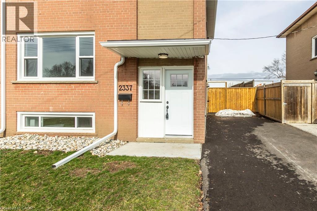 2337 BARCLAY Road 3 Beds House for Rent - Photo gallery 2