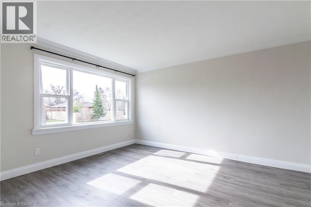 2337 BARCLAY Road 3 Beds House for Rent - Photo gallery 3