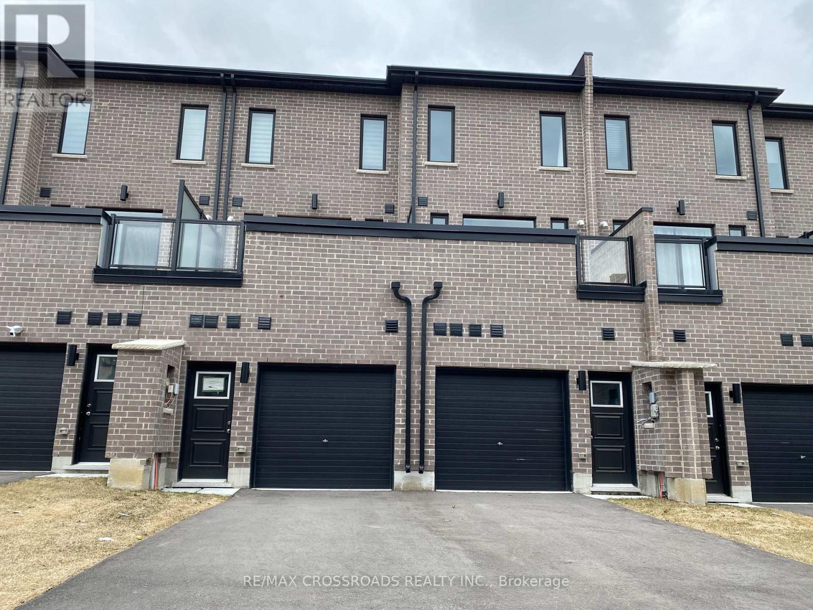 68 STAUFFER CRESCENT 4 Beds Home, Townhouse for Rent - Photo gallery 1