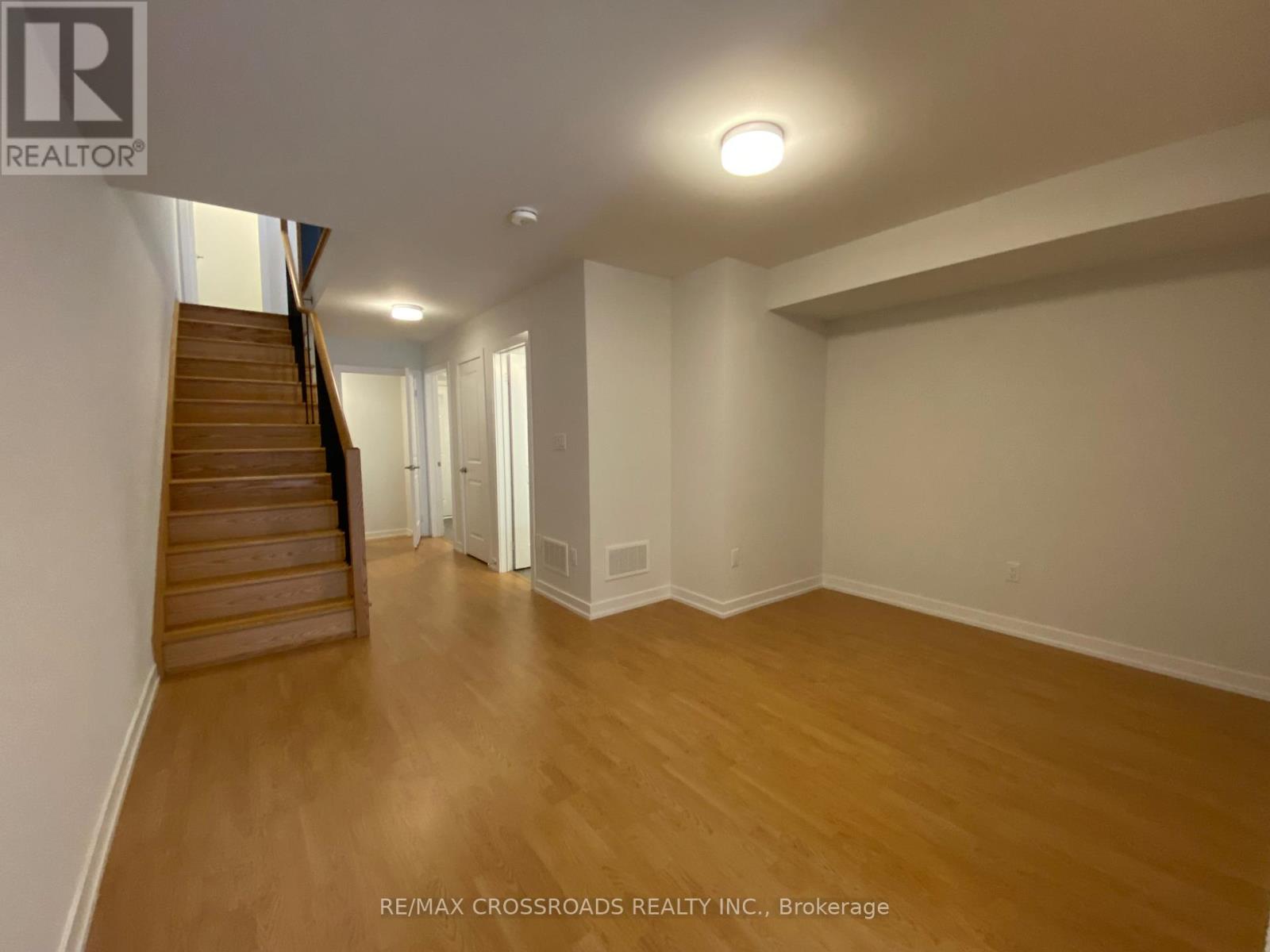 68 STAUFFER CRESCENT 4 Beds Home, Townhouse for Rent - Photo gallery 4
