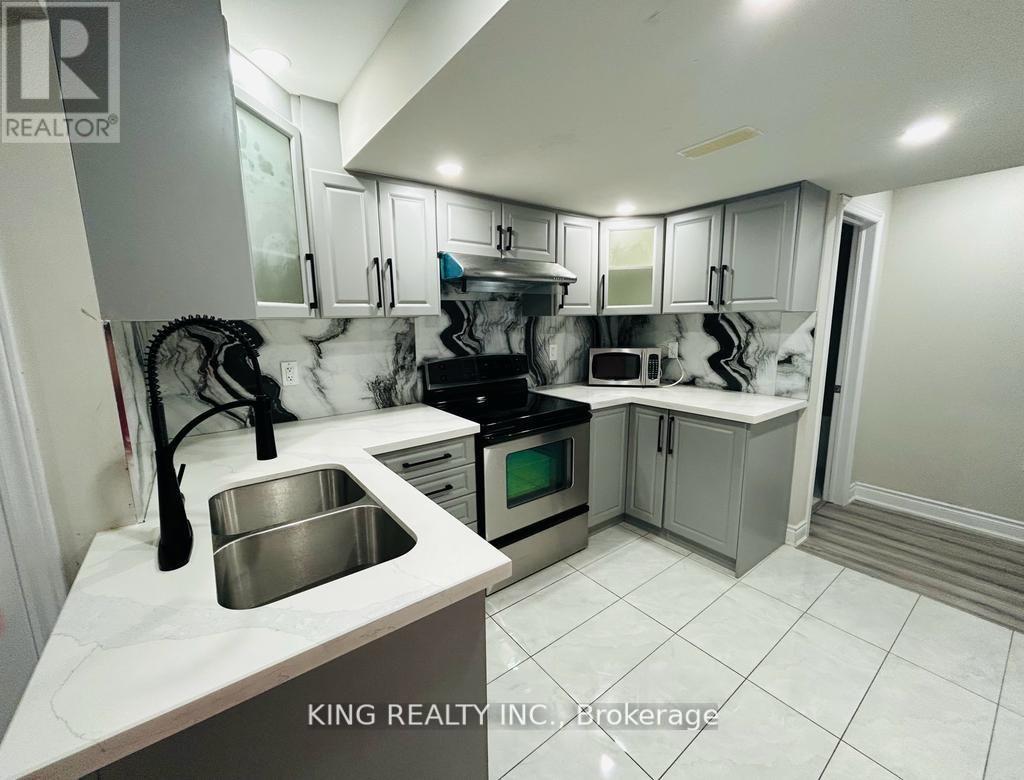 BSMT - 13 BLACK DIAMOND CRESCENT 3 Beds House for Rent - Photo gallery 4