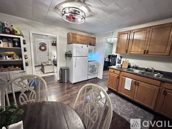 605 Cleveland St 2 Beds Single Family Home for Rent - Photo gallery 5