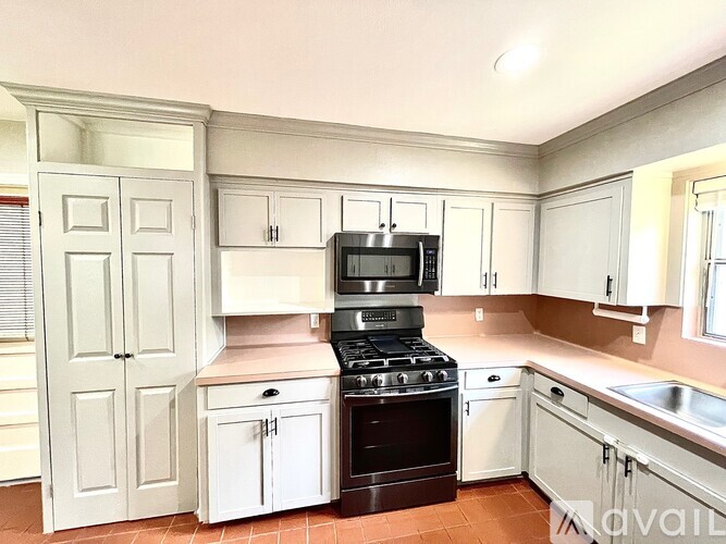 809 Woodstock St 3 Beds Single Family Home for Rent - Photo gallery 3