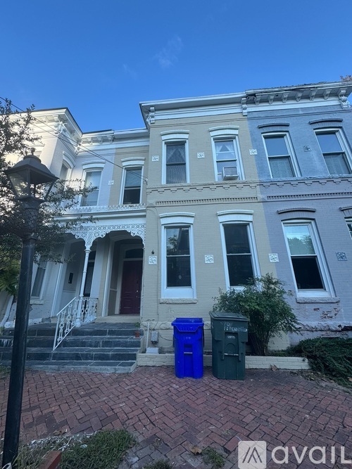 730 Yarmouth St 2 Beds Apartment for Rent - Photo gallery 1