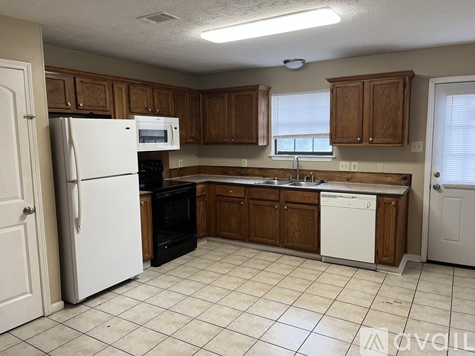 39 Blair Rd 3 Beds Apartment for Rent - Photo gallery 1