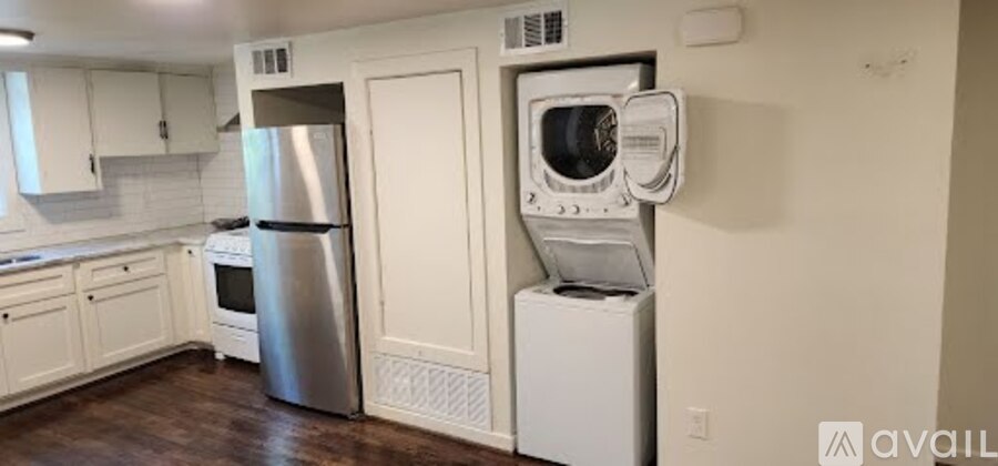 517 Highland Avenue 2 Beds Apartment for Rent - Photo gallery 3
