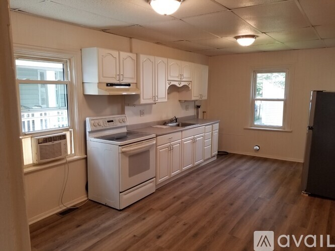 34 W Locust St 2 Beds Townhouse for Rent - Photo gallery 1