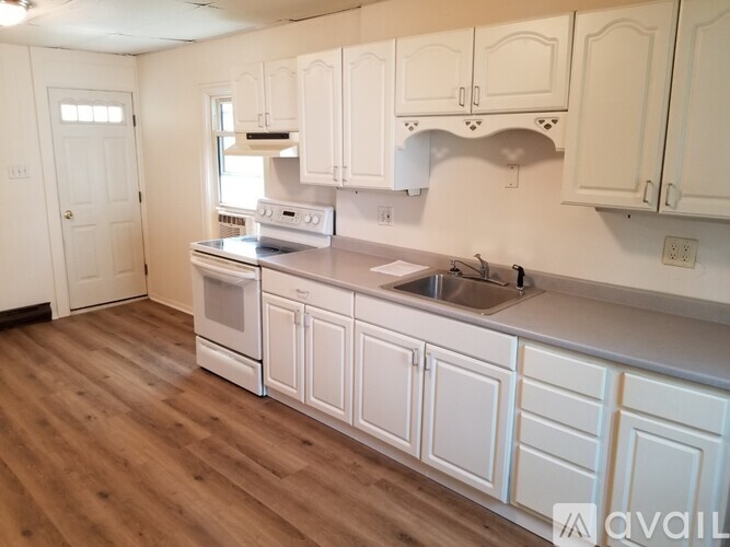 34 W Locust St 2 Beds Townhouse for Rent - Photo gallery 2