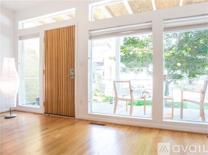 372 Lehigh Avenue 2 Beds Single Family Home for Rent - Photo gallery 2