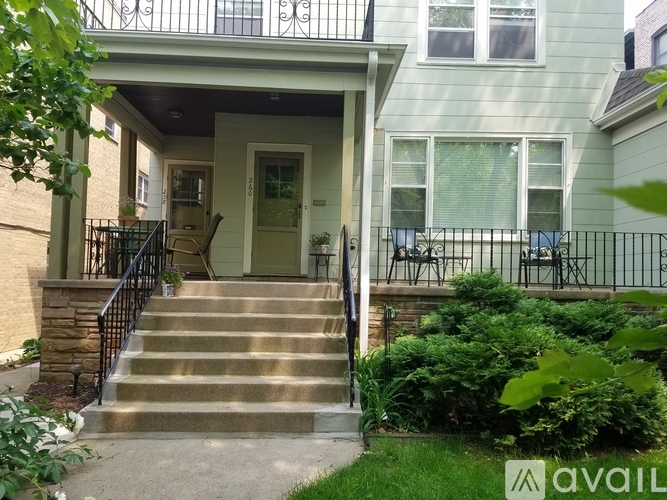 258 South Marion Street, Oak Park 3 Beds Apartment for Rent - Photo gallery 2