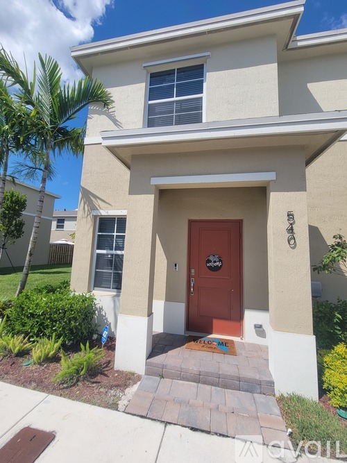 540 Northeast 5th Lane 2 Beds Single Family Home for Rent - Photo gallery 1
