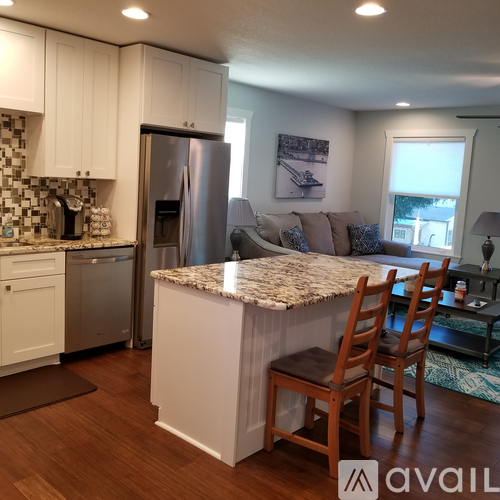 427 12th Ave N 1 Apartment for Rent - Photo gallery 2
