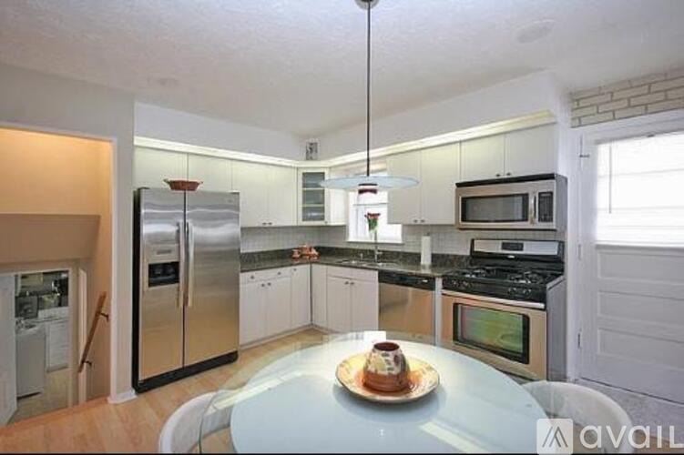 237 Sunset Drive 4 Beds Single Family Home for Rent - Photo gallery 5