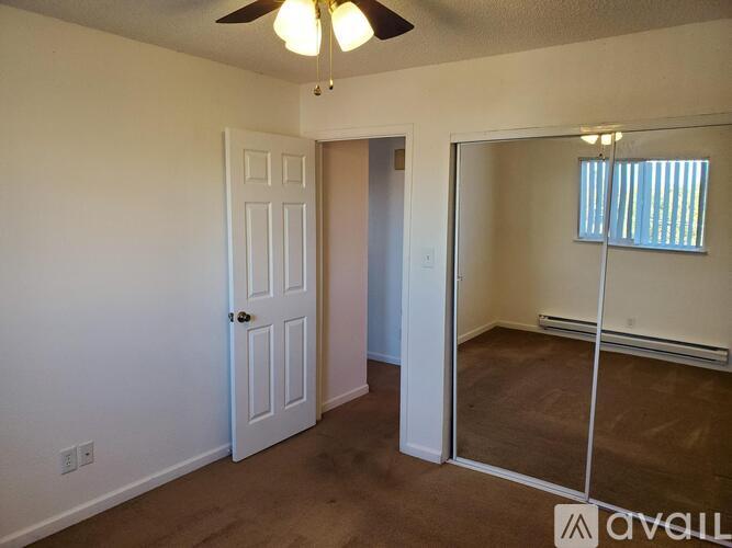 1025 Oak Street 1 Apartment for Rent - Photo gallery 5