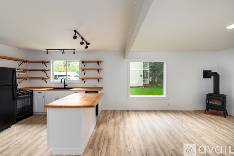 121 Pinewood Ln 2 Beds Condo for Rent - Photo gallery 2
