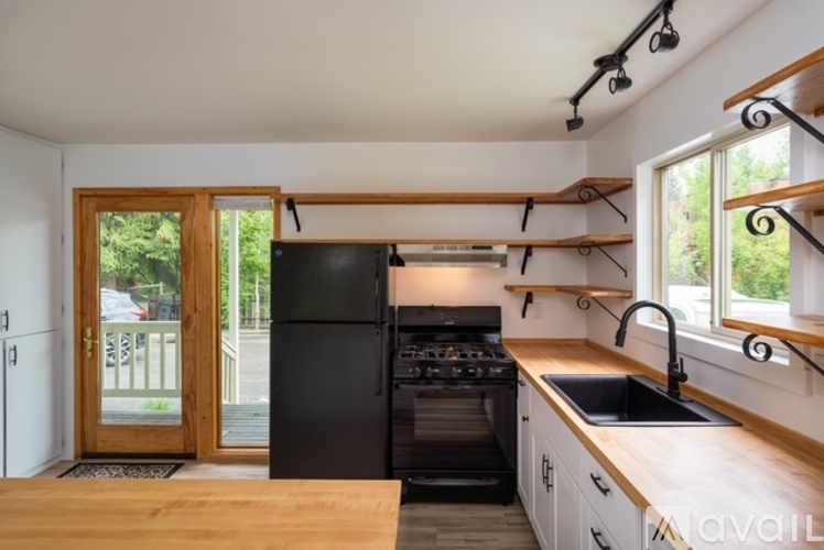 121 Pinewood Ln 2 Beds Condo for Rent - Photo gallery 3