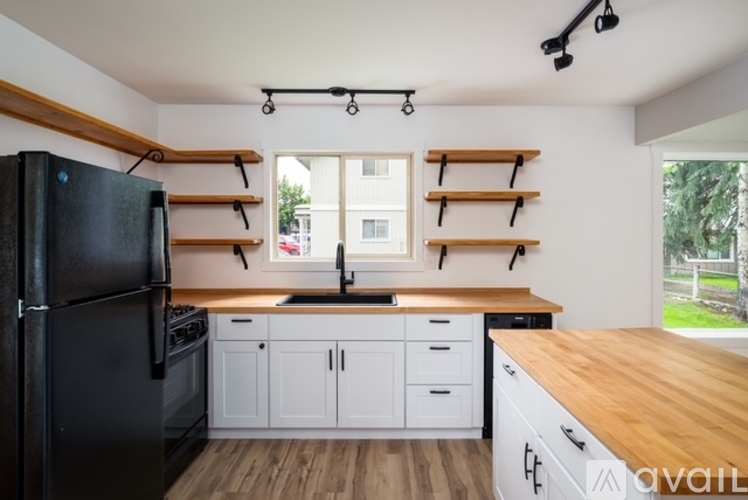 121 Pinewood Ln 2 Beds Condo for Rent - Photo gallery 4