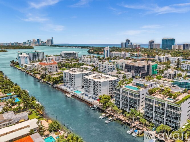9940 W Bay Harbor Dr 3 Beds Apartment for Rent - Photo gallery 3