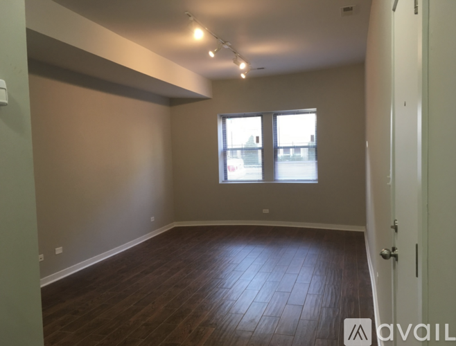 2325 W Arthur Ave 1 Apartment for Rent - Photo gallery 1