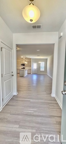 220 Broomside Avenue 3 Beds Townhouse for Rent - Photo gallery 3