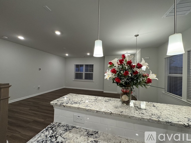 720 Faucette St 3 Beds Townhouse for Rent - Photo gallery 4