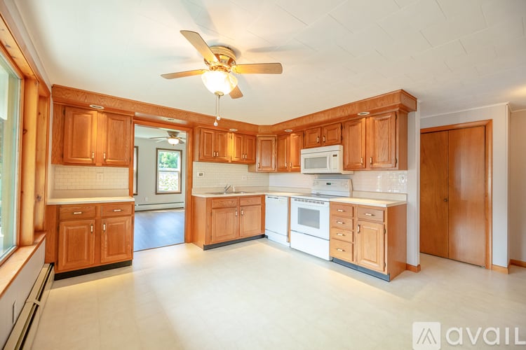 23 Lafayette Street 3 Beds Apartment for Rent - Photo gallery 1