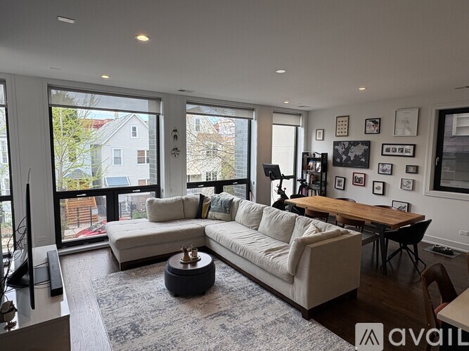 3137 West Lyndale Street 2 Beds Condo for Rent - Photo gallery 1