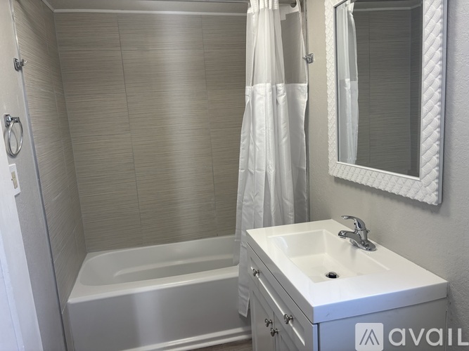 528 France Lane 3 Beds Single Family Home for Rent - Photo gallery 5