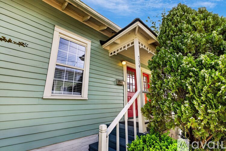 534 E Gordon Ln 1 Single Family Home for Rent - Photo gallery 2
