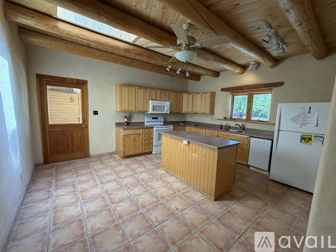 413 Valverde St 2 Beds Apartment for Rent - Photo gallery 4