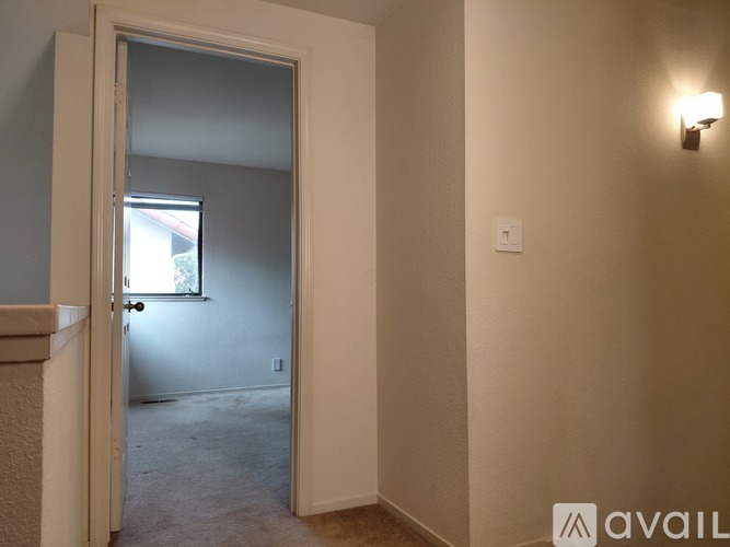 358 Pimlico Drive 3 Beds Townhouse for Rent - Photo gallery 1