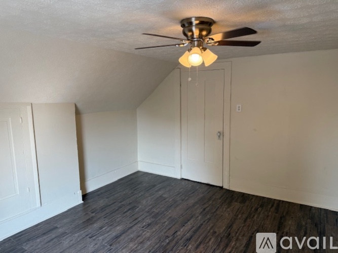 1215 E Main St 2 Beds Single Family Home for Rent - Photo gallery 4
