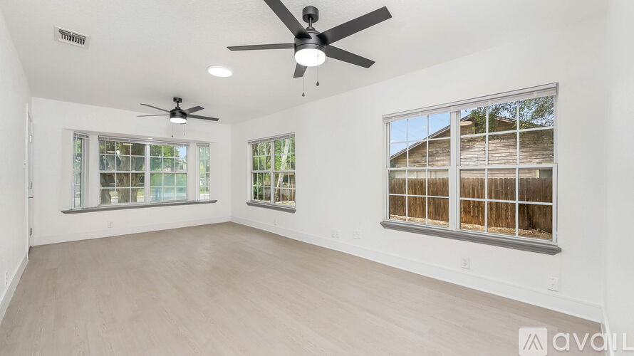 1135 Ceralvo St 3 Beds Single Family Home for Rent - Photo gallery 3