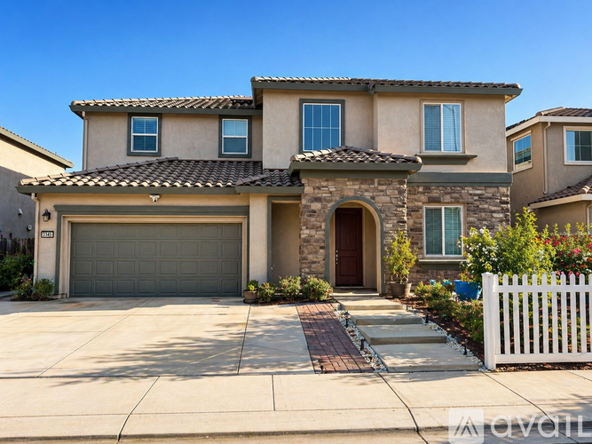 2345 Raphael Way 5 Beds Single Family Home for Rent - Photo gallery 2
