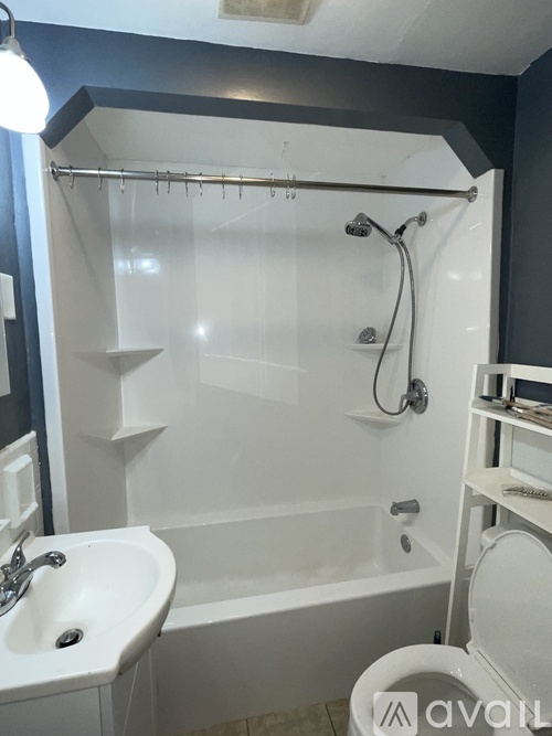 633 Grove Street 2 Beds Apartment for Rent - Photo gallery 3