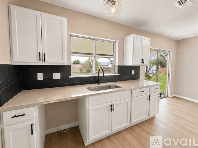 9006 Bowline St 4 Beds Single Family Home for Rent - Photo gallery 4