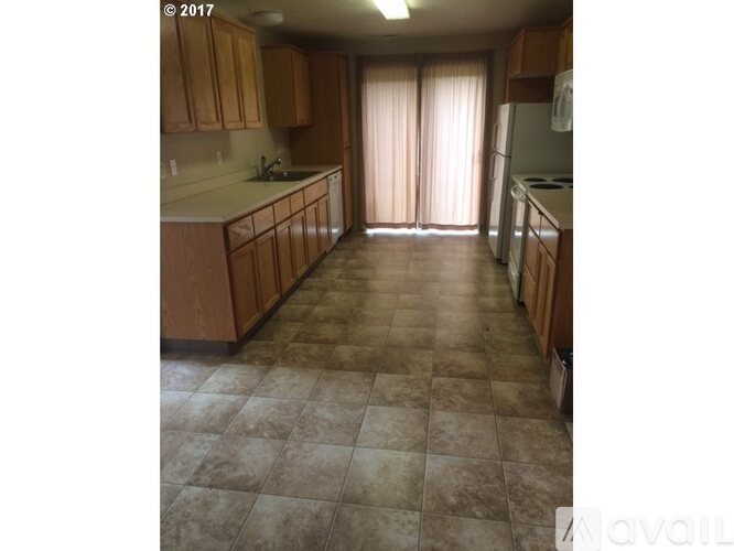 117 Alder St 3 Beds Single Family Home for Rent - Photo gallery 2