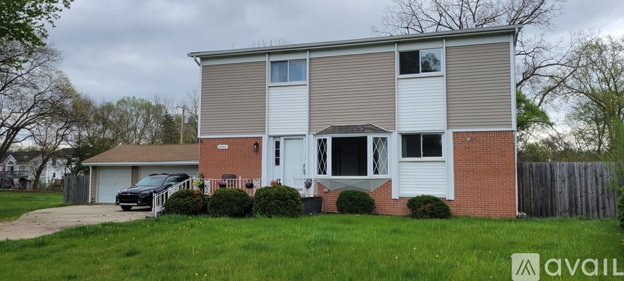 5901 Washington Street 4 Beds Single Family Home for Rent - Photo gallery 1