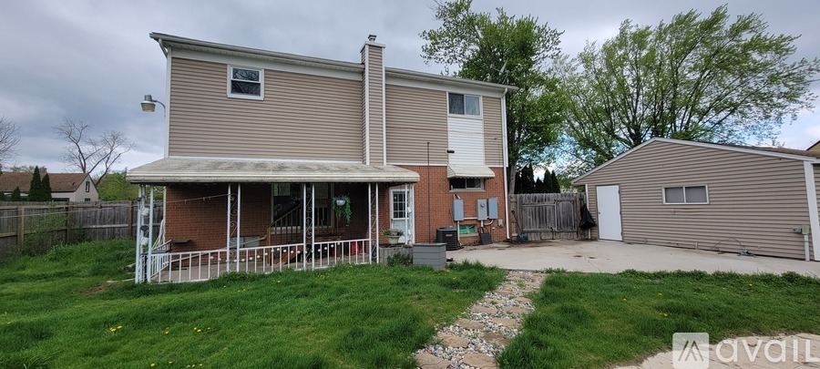 5901 Washington Street 4 Beds Single Family Home for Rent - Photo gallery 2