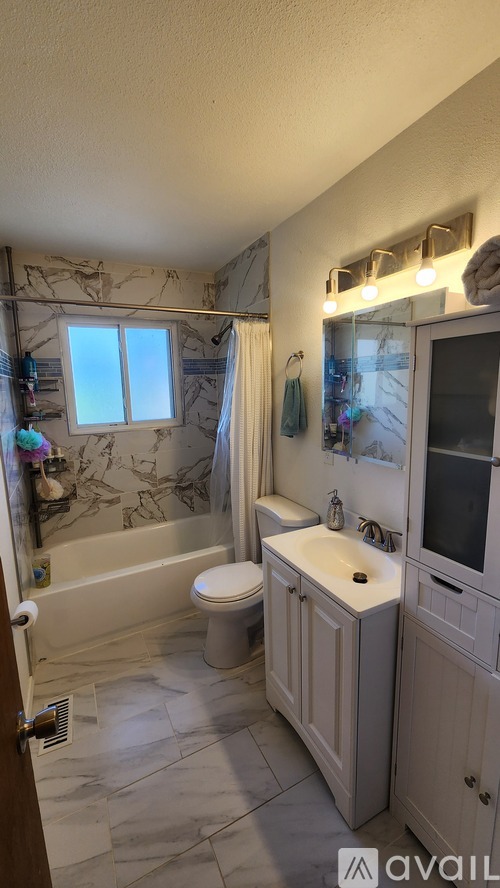 2228 Fernwood Drive 4 Beds Single Family Home for Rent - Photo gallery 4