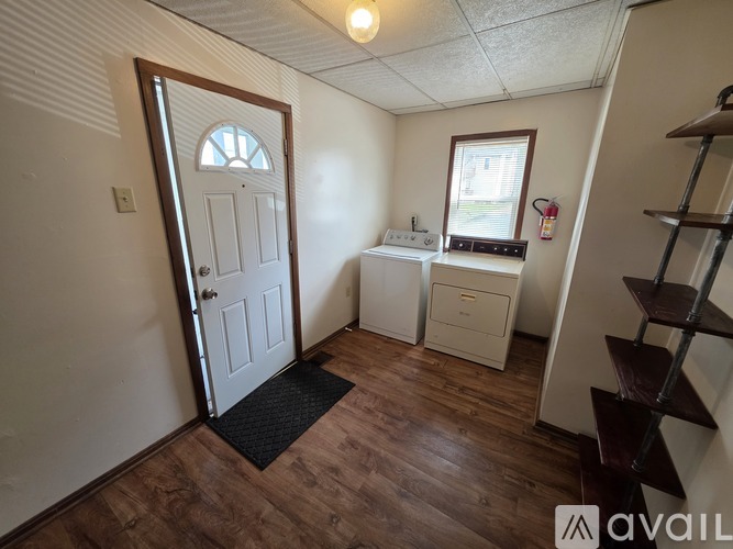 497 Sumner St 5 Beds Single Family Home for Rent - Photo gallery 5