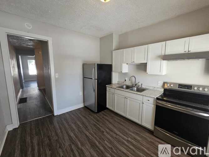163 Grove Ave 3 Beds Apartment for Rent - Photo gallery 2