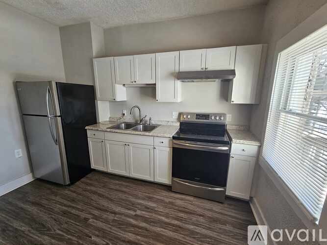 163 Grove Ave 3 Beds Apartment for Rent - Photo gallery 3