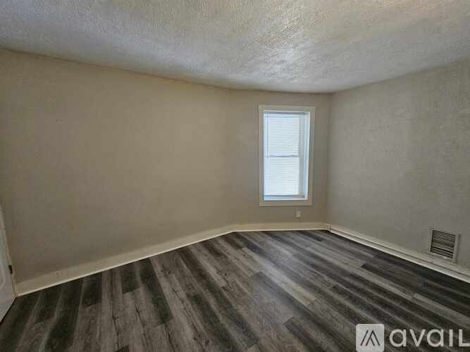 163 Grove Ave 3 Beds Apartment for Rent - Photo gallery 5