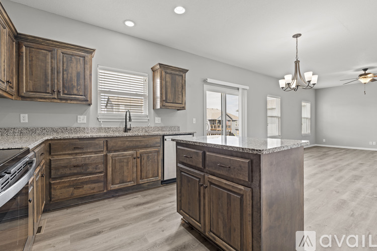 20209 E 23rd Terrace Ct S 4 Beds Single Family Home for Rent - Photo gallery 4