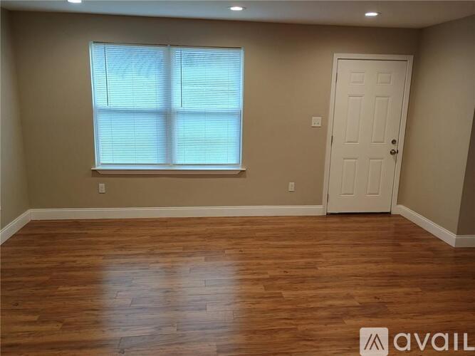 185 Carmen Drive 3 Beds Single Family Home for Rent - Photo gallery 3