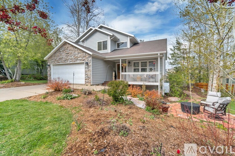 8017 Springshire Drive 5 Beds Single Family Home for Rent - Photo gallery 1
