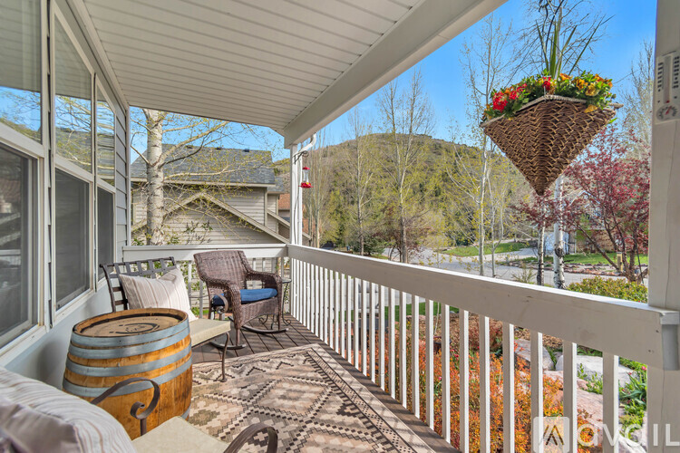8017 Springshire Drive 5 Beds Single Family Home for Rent - Photo gallery 2